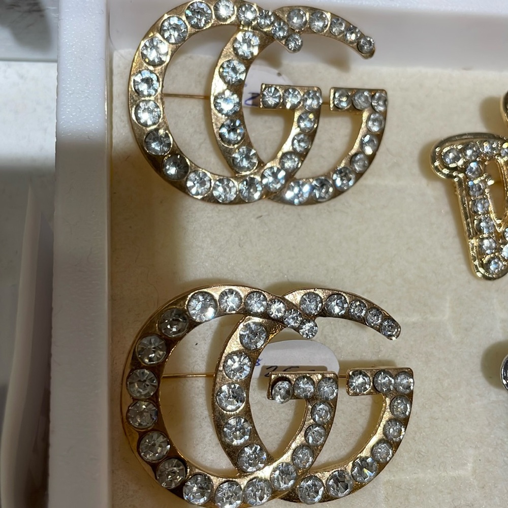 Gold Bling Fancy brooch - Picture 2 of 3